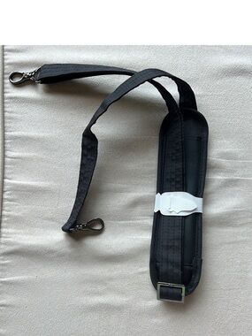 NWOT Lug Padded Shoulder Strap in Midnight Black- Adjustable Detachable